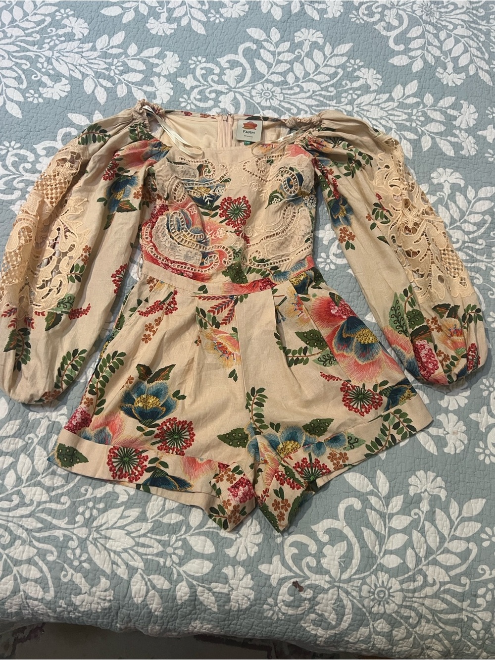 FARM Rio Cream Floral Embroidered shorts romper - Picture 2 of 9